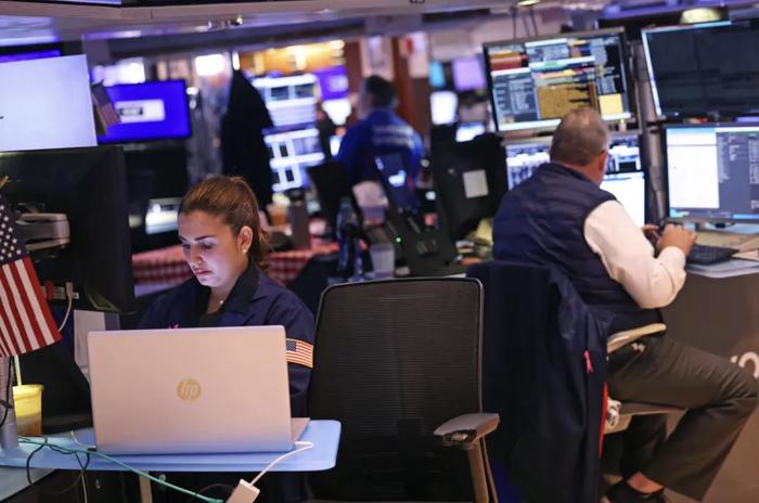 市场恐慌情绪升温 热卷盘面下行节奏加快