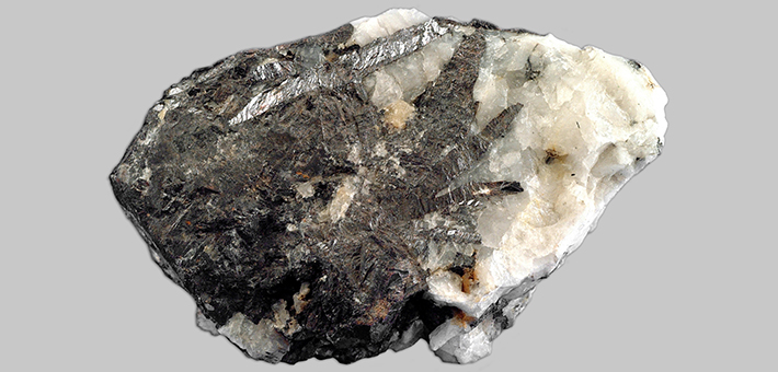 精炼镍节后刚需成交为主 不锈钢10月有减产预期