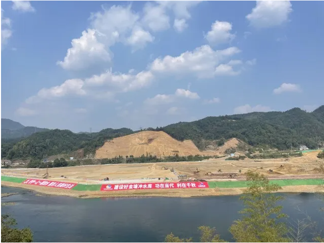 沪深北交易所“接棒”企业债发审职责一周年 助力重大项目建设“加速跑”