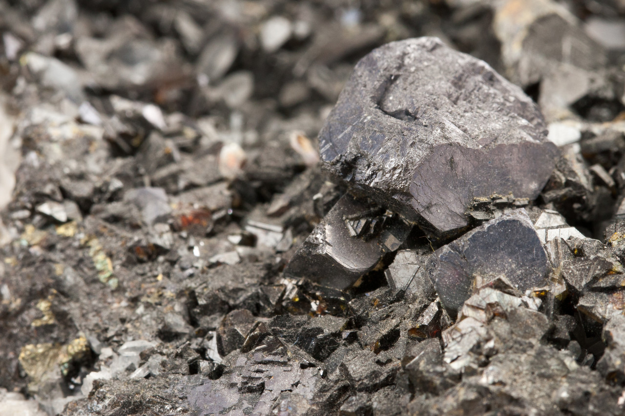 2025年3月28日锌精矿(49%)报价最新价格多少钱