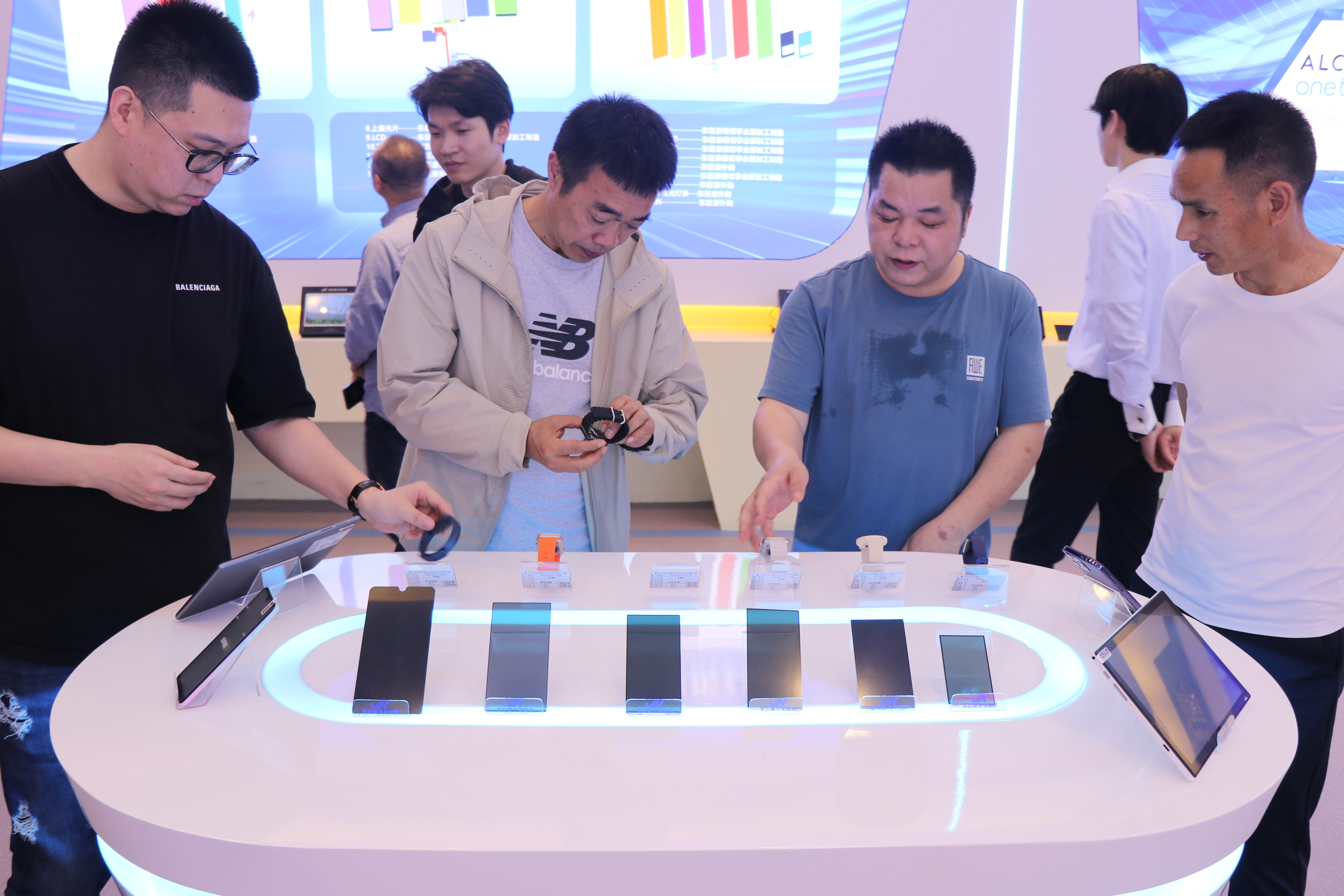 创新动能澎湃 深市公司2024年业绩稳健向好